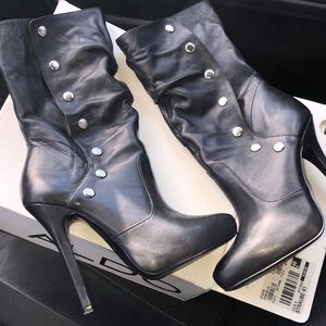 Black Heeled Aldo Button up Boots